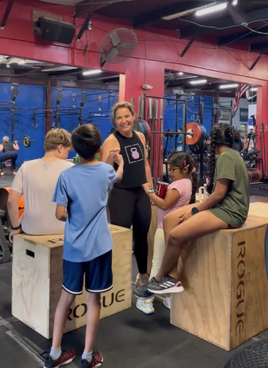 Jana with kids